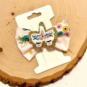 NWOT Unicorn Fabric Hairbow in White & Pink